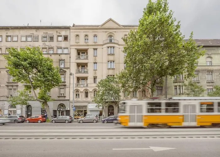 Studio Apartment In Heart Of Bartok Bela Boulevard