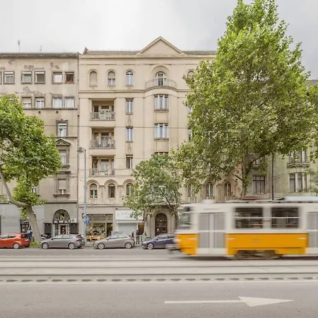 Studio Apartment In Heart Of Bartok Bela Boulevard Budapest Exterior photo