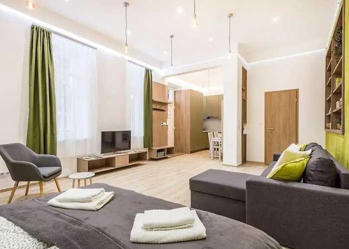 Studio Apartment In Heart Of Bartok Bela Boulevard